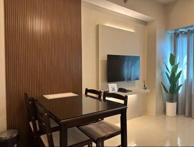 Amora Suites At The Beacon Makati マニラ市 エクステリア 写真